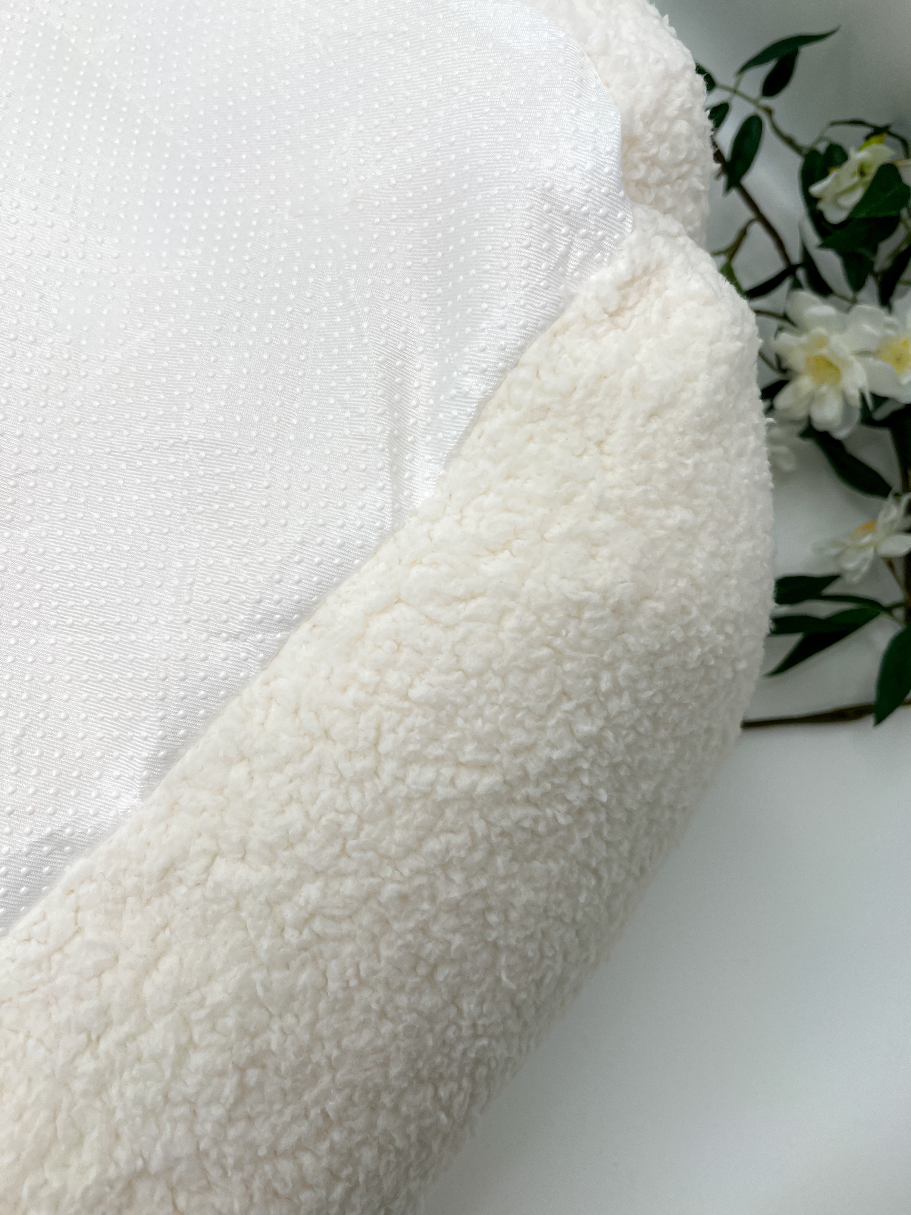 Lace Haven Fuzzy Bear Den
