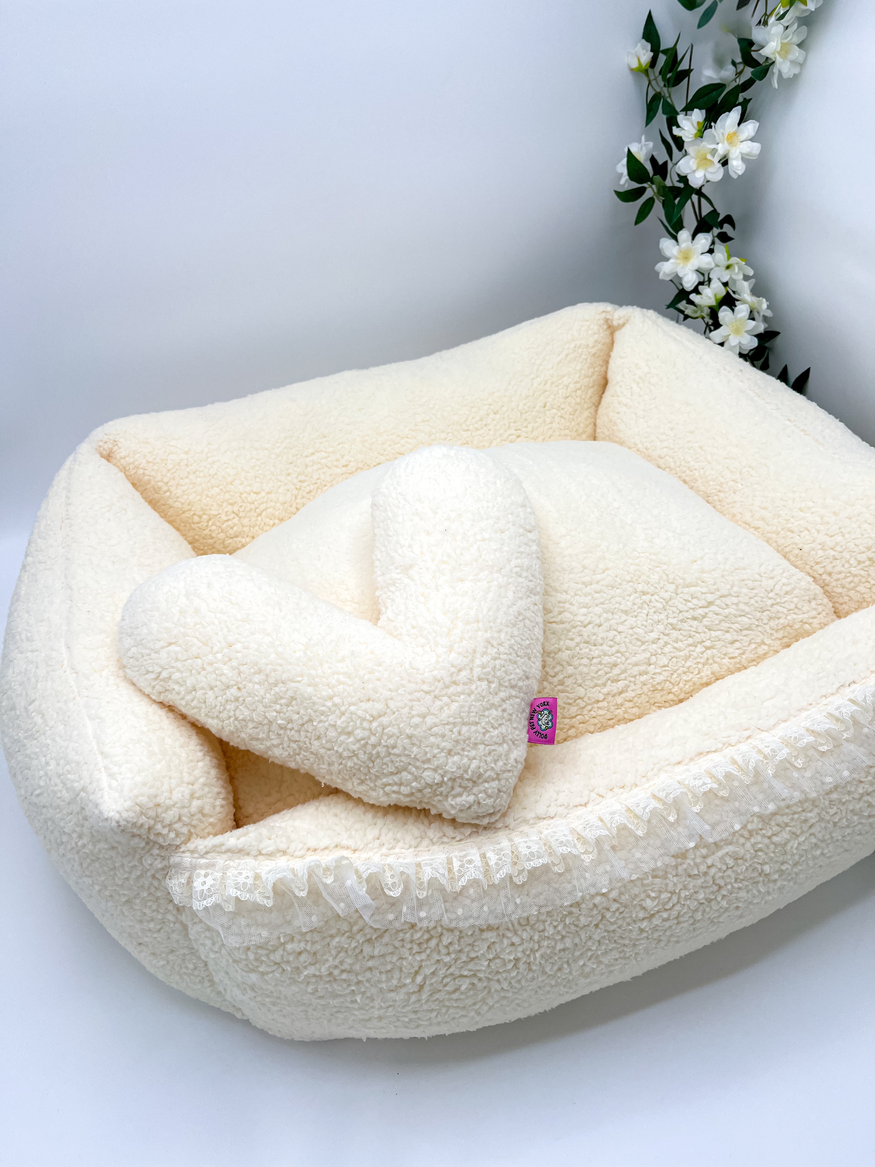 Lace Haven Fuzzy Bear Den