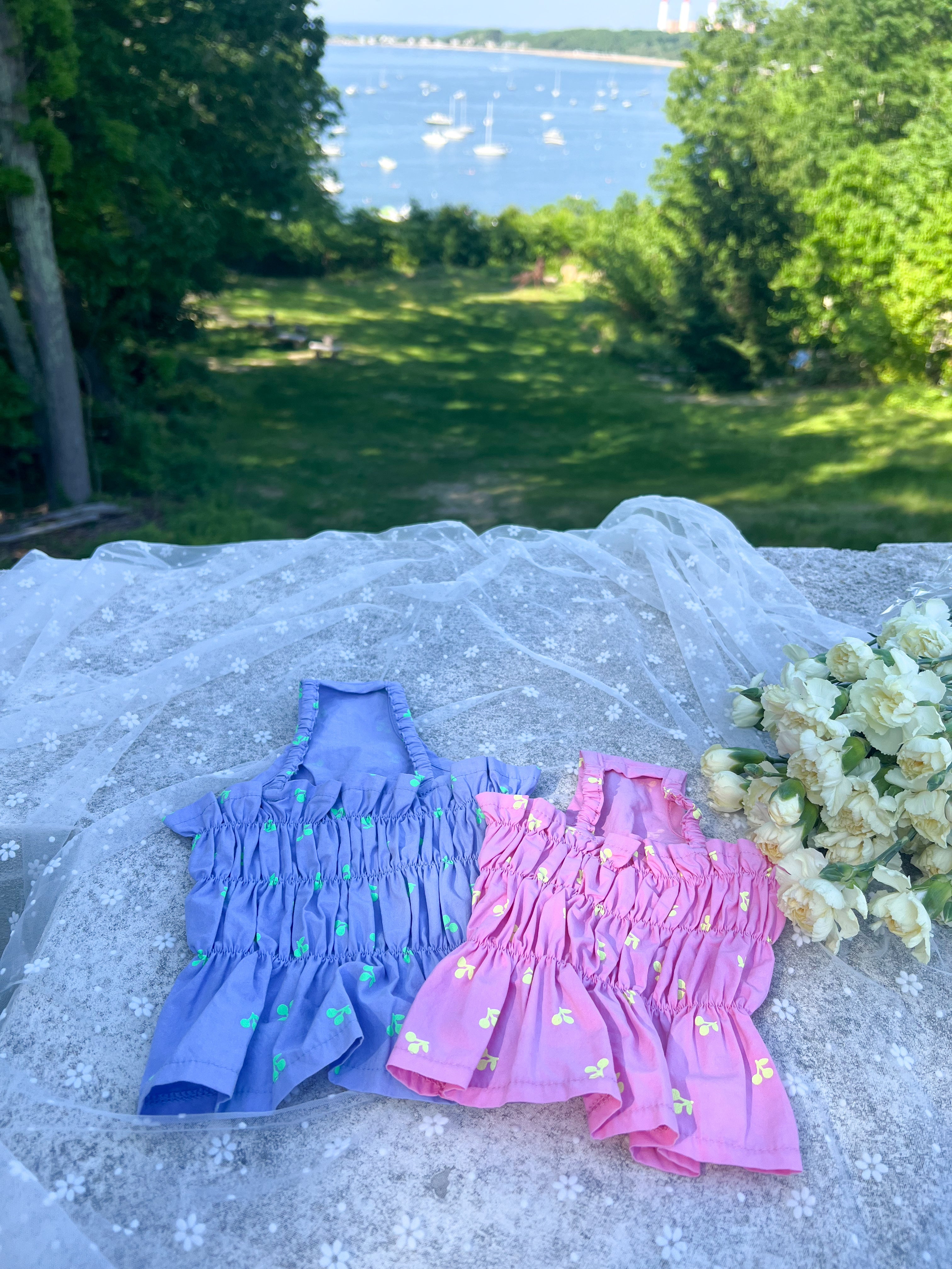 Fluorescent blue cherry pleated skirt